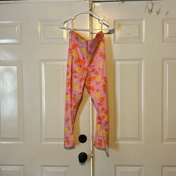 Lilly Pulitzer pineapple pants. - Picture 1 of 1